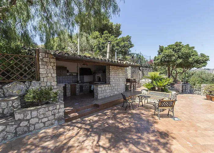 Country Sicily Bed & Breakfast 4*